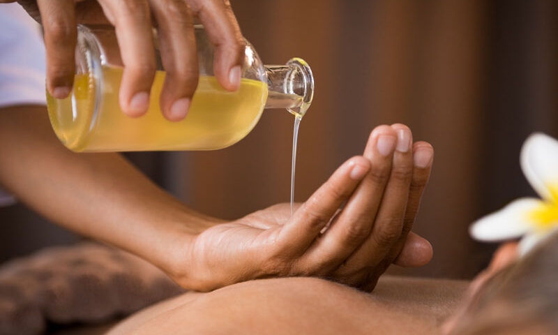 ayurveda oil massage